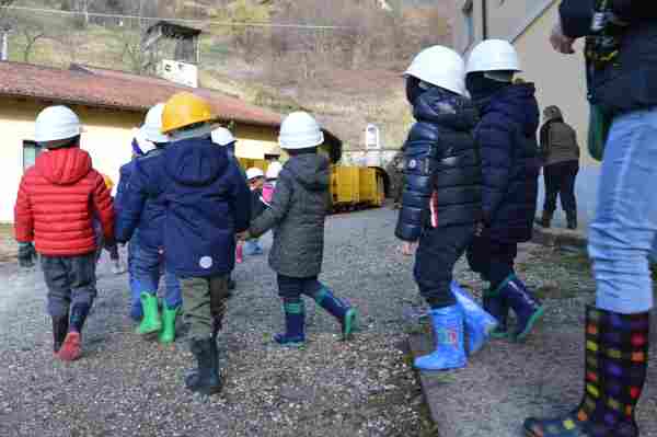 visita bambini miniera Marzoli Pezzase