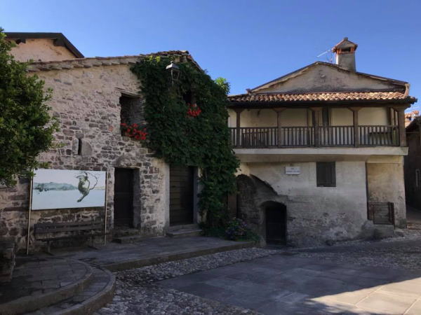 caglio bambini gita borgo mediovale