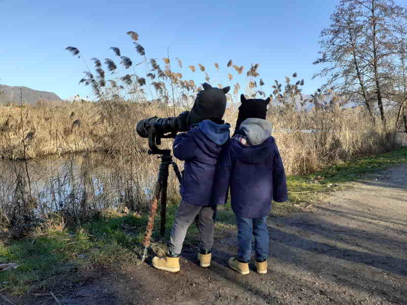 bambini lago sartirana