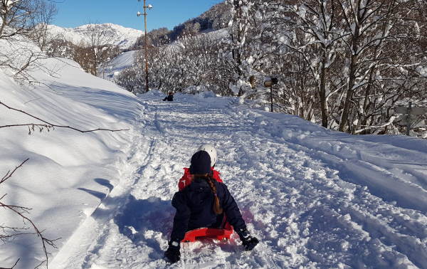 Pani d' Erna con i bambini in inverno sul bob Piani dErna bambini inverno 7